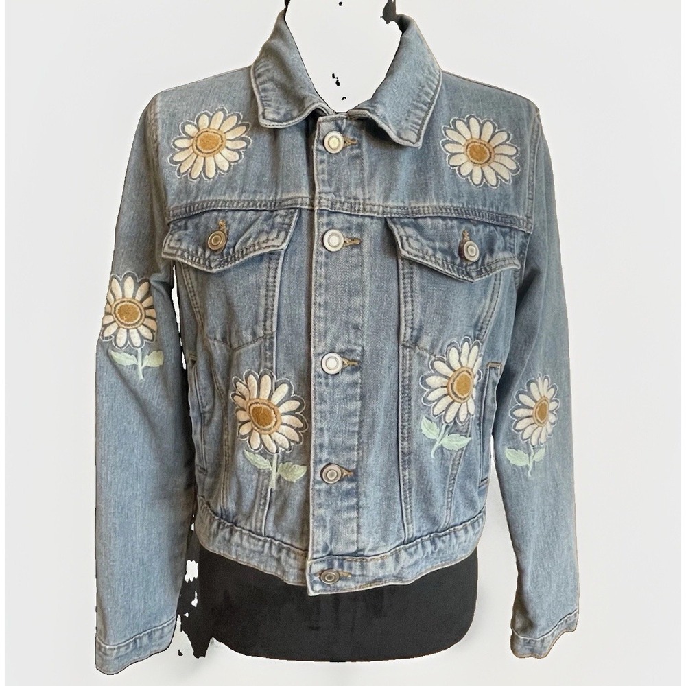 Women's Denim FOREVER 21 Trucker Jean Jacket Floral Embroidered Daisies Medium